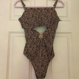 NWT Shade & Shore Cheetah Print One Piece Bathing Suit size 34DD